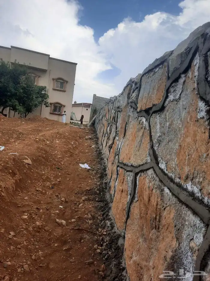 بناء جدران حجر 1