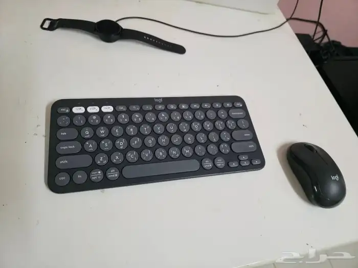 ماوس وكيبورد لوجيتيك بلوتوث نظيفه ومافيها مشاكل 3