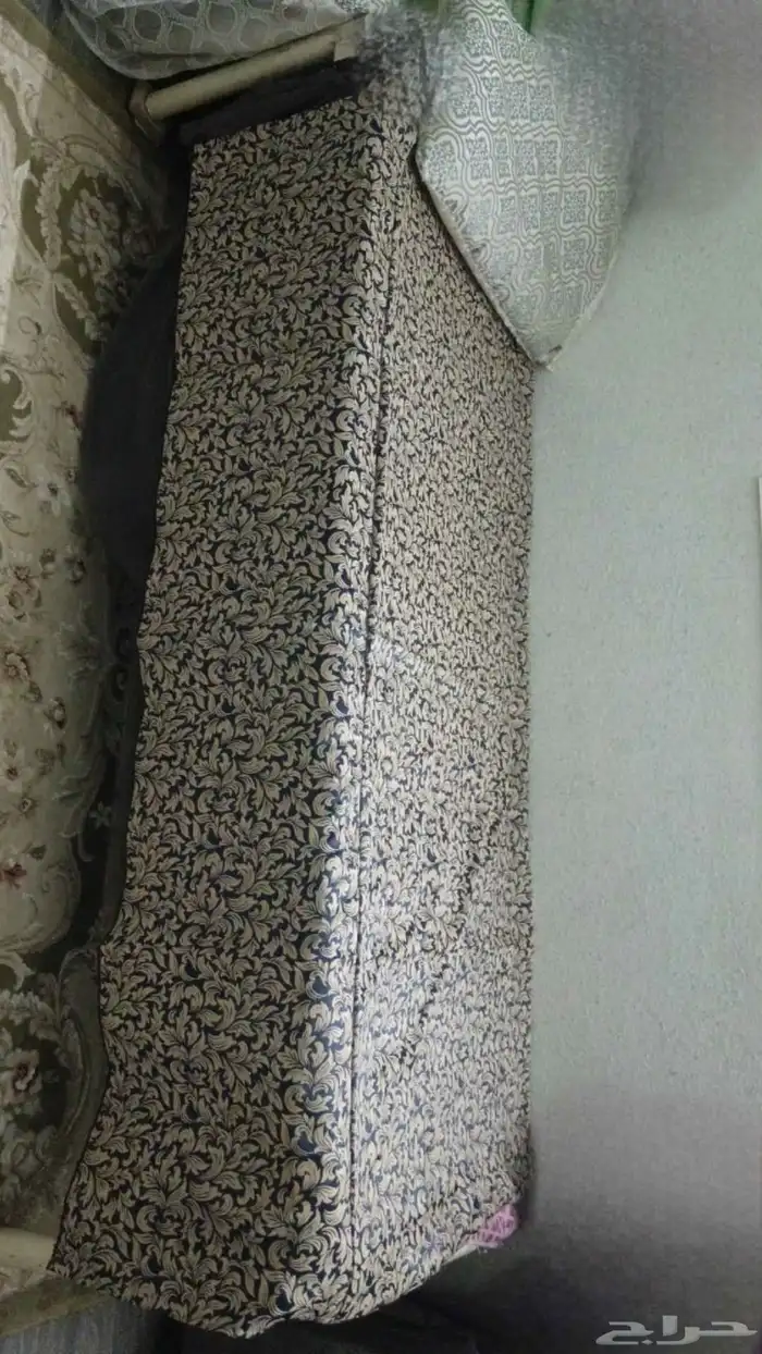 اربع كراسي  حديد بسعر مناسب 0