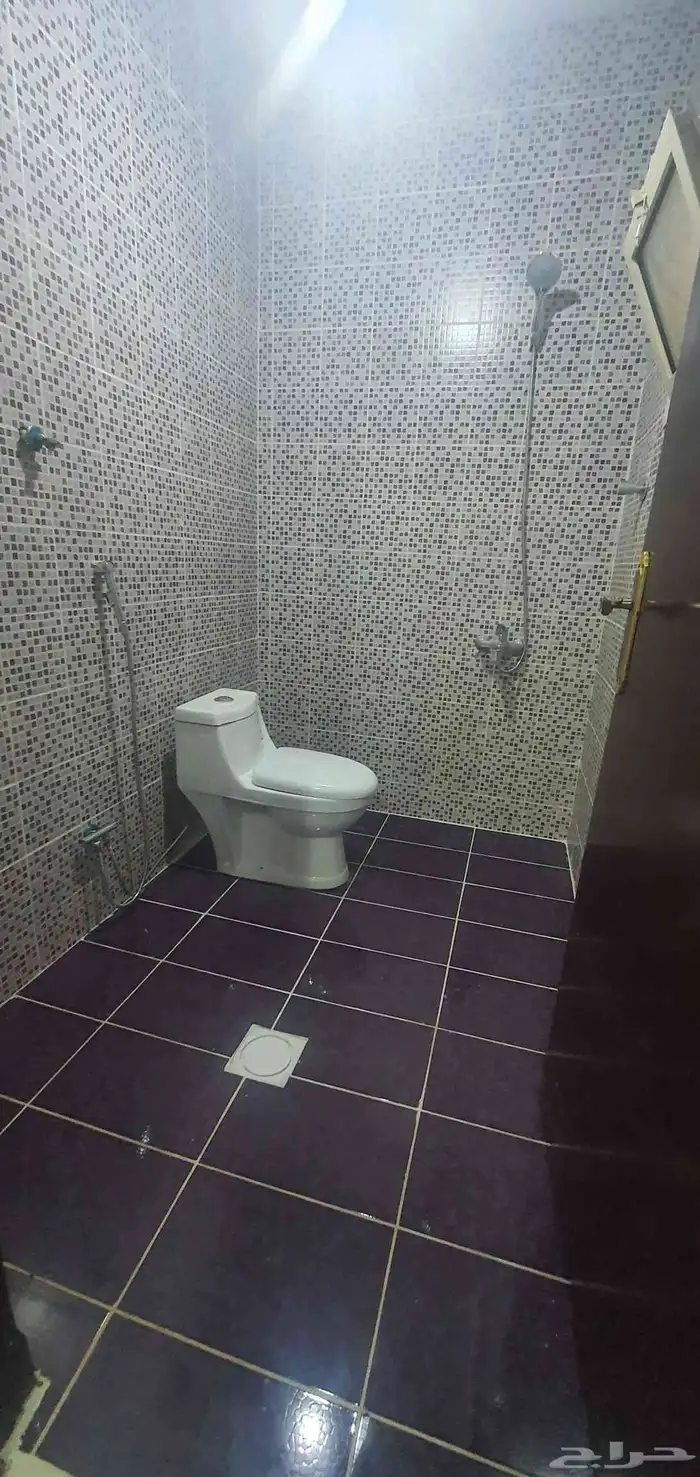 شقق سكن للموظين 6 غرف 26