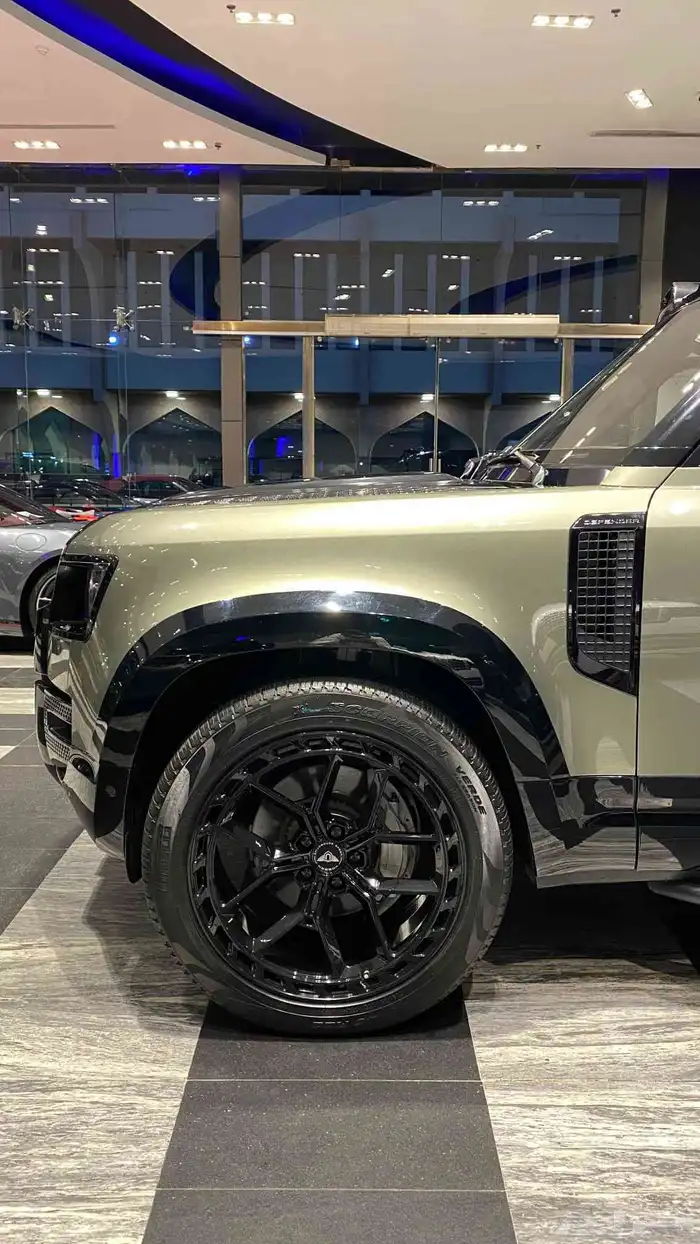 Land Rover Defender SE110 V6 Urban Rims 6