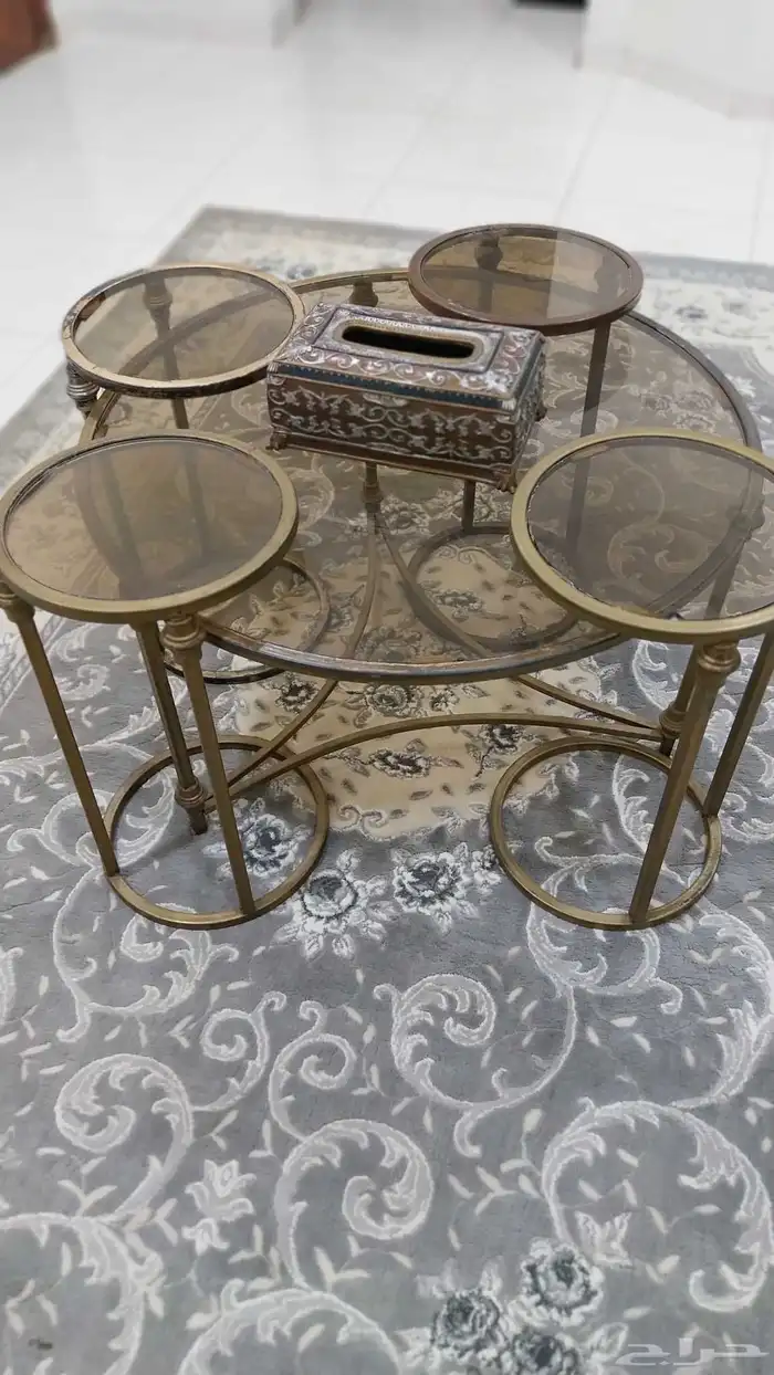 طاولات للبيع 1