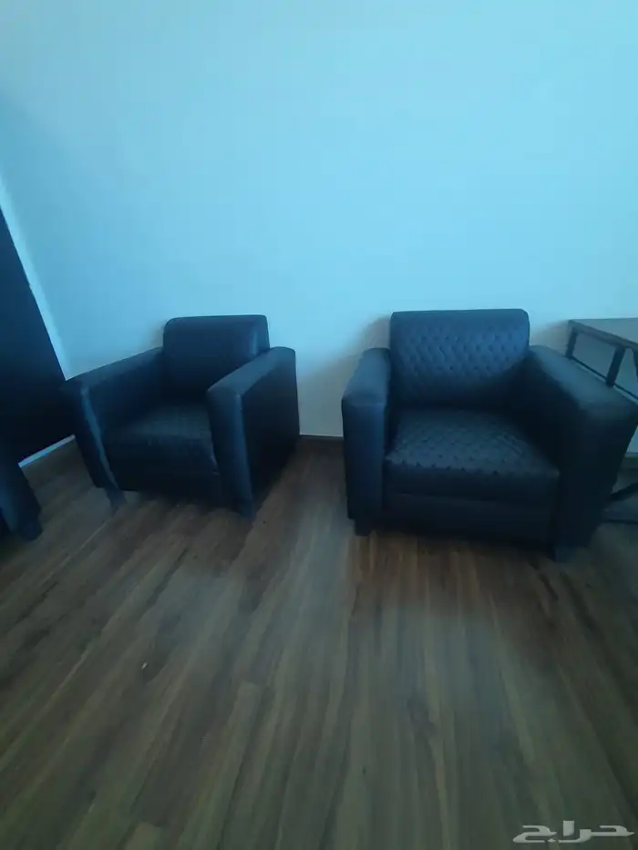 My office has luxurious new leather sofas at wholesale price 4