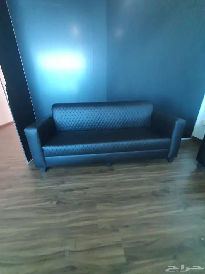 My office has luxurious new leather sofas at wholesale price 3