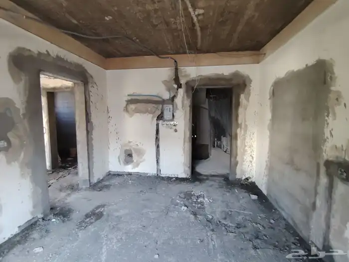 يوجد لدينا ترميم وتشتطيبات داخليه.و الخارجيه 3