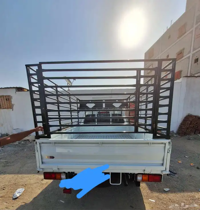 صندوق حديدي يركب على بكب لون اسود ايسوزو غماره. على السوم 2