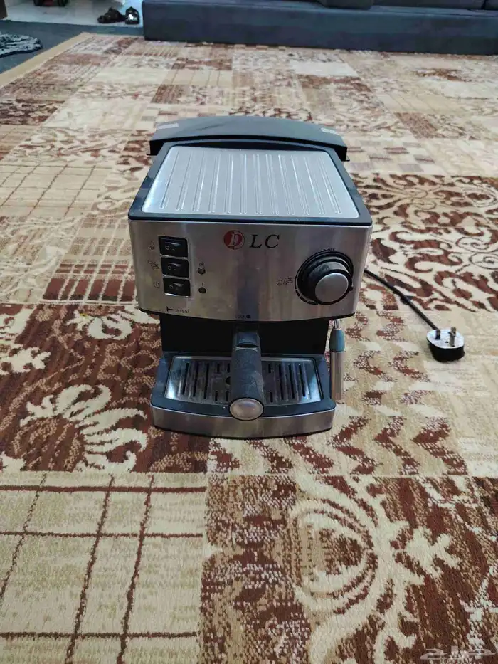 إله قهوه ب150 والدولاب ب120 والدبه ب180 0
