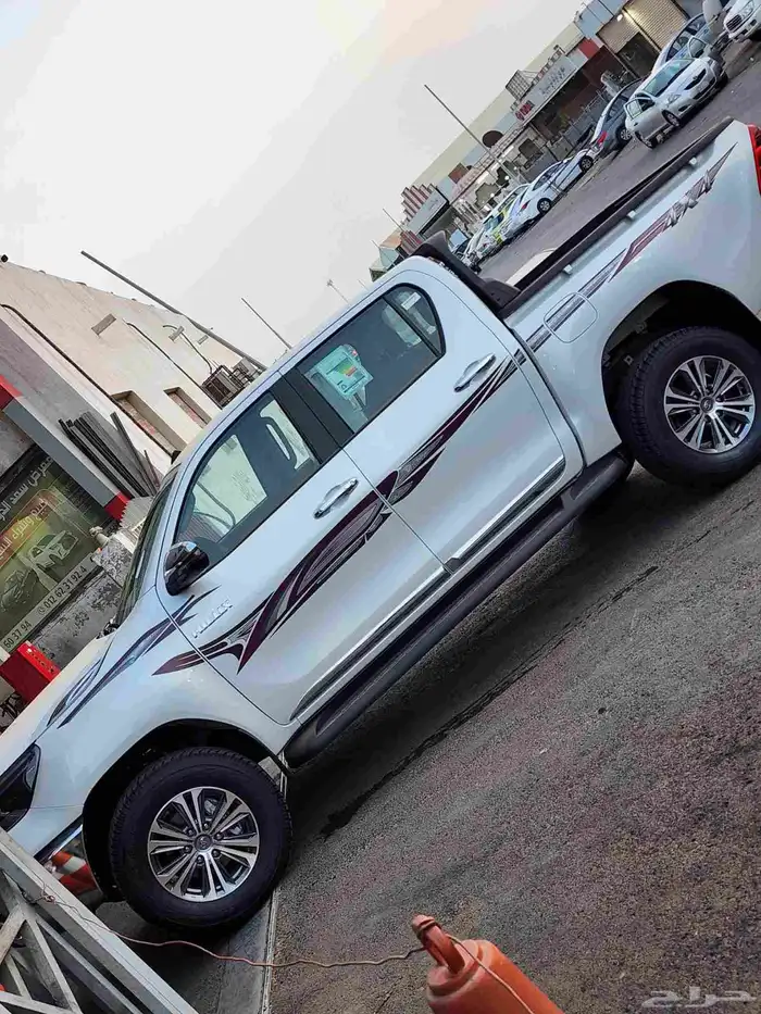 تويوتا هايلوكس غمارتين بنزين فل اوبشن 2025 0