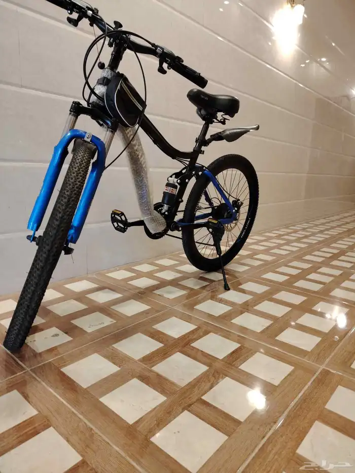 دراجات جبلية 29 للبيع عليها تعديلات مسكات رياضيه حديد 2000 3