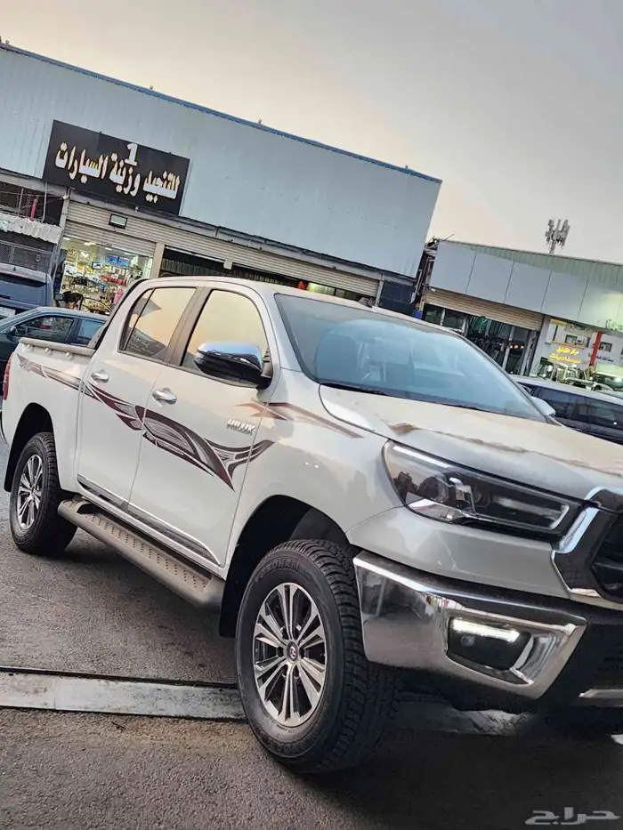 تويوتا هايلوكس غمارتين بنزين فل اوبشن 2025 2