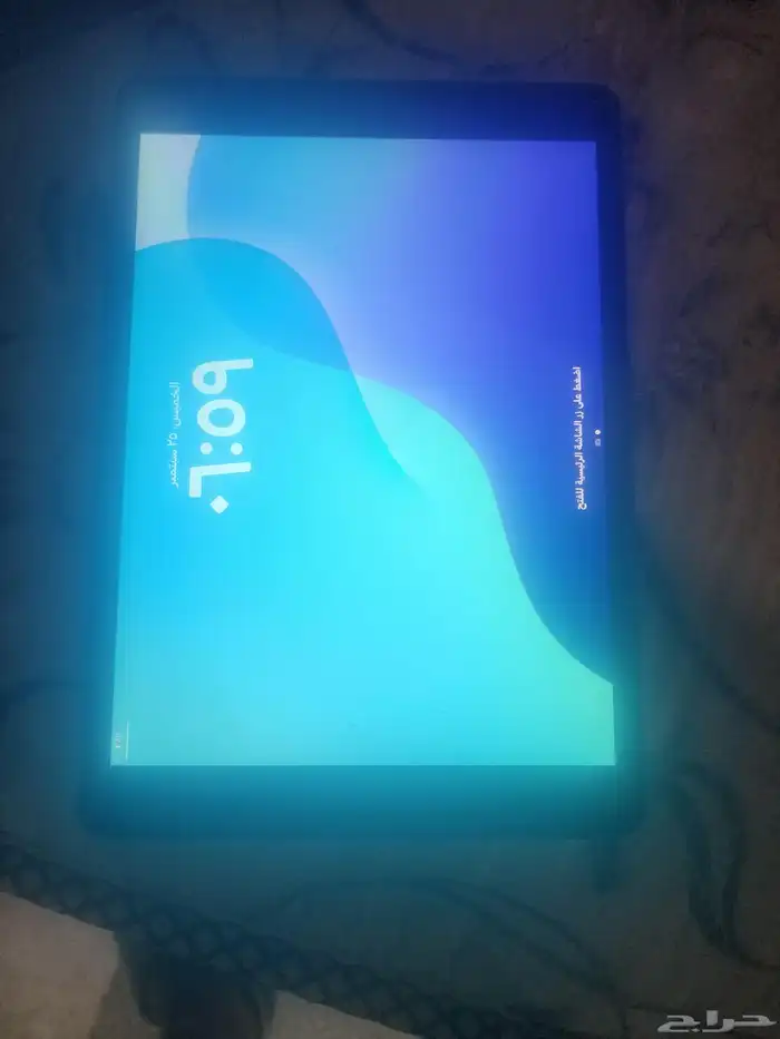 ايباد الجيل التاسع يوجد شرخ خفيف بل شاشه الخارجيه الذاكره 64 1