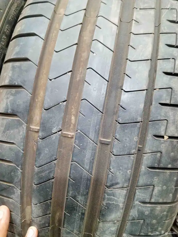 كفرات مستعمله شبه جديد برلي مقاس 265 45 21 2