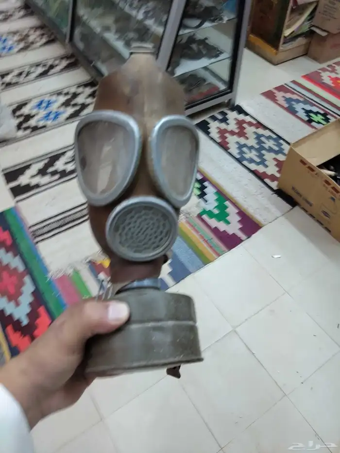 قناع او كمام حرب قديمة 7