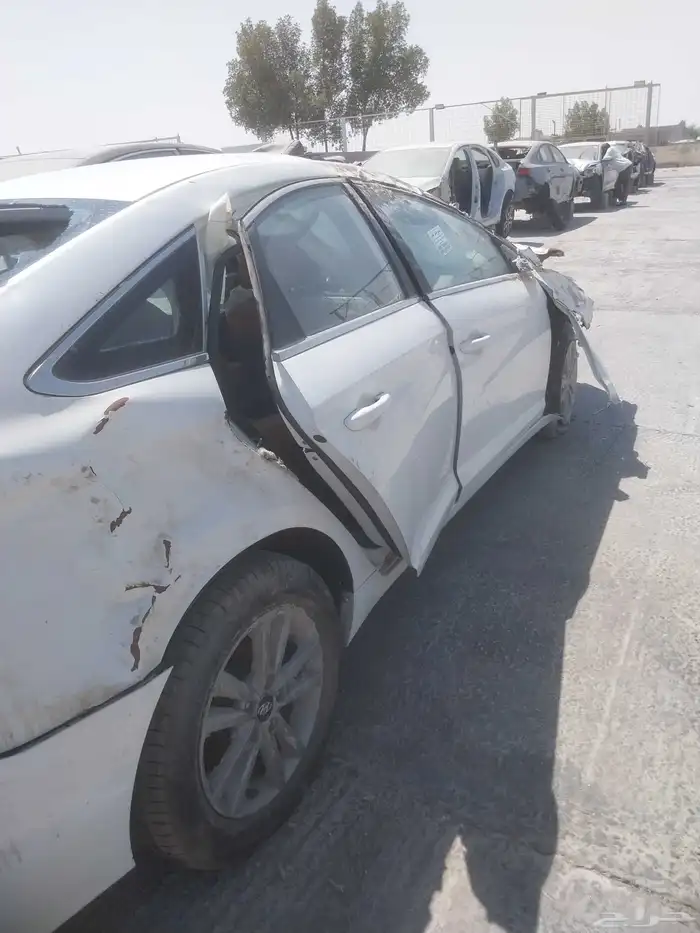 يوجد لدينا سوناته مديل 2017تشليح مكينه حجم 2000وكاله جير وكا 1