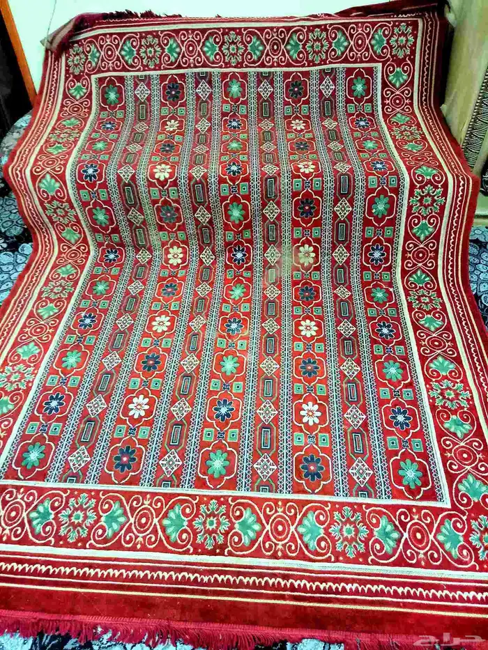 3 سجاده و2 سجاده تنزه وعدد كبير من مساند الظهر بسعر خاص 1