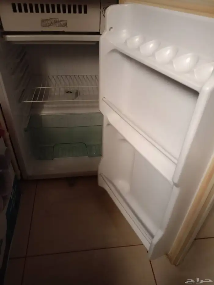للبيع ثلاجة جيده و صغيره من ROLLC 0
