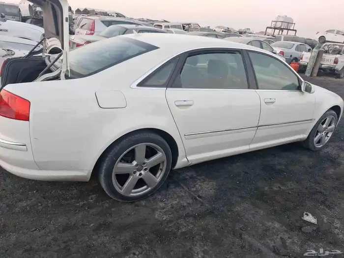 اودي A8L قطع غيار تشليح الاسمري 2