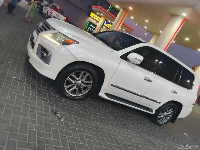 لكسز 570 موديل 2013 3