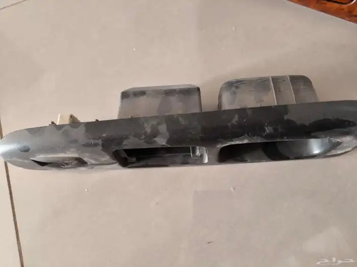 ديكور تحكم زجاج خلفي كامري 2003 الي 2006 اصلي مستخدم 3