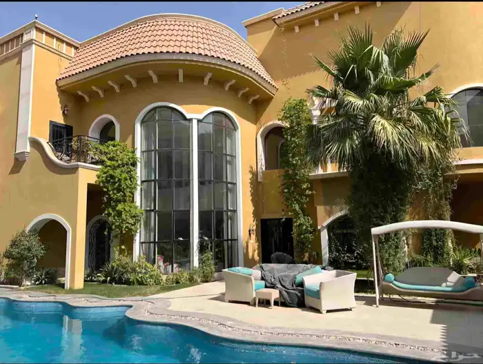 قصر زاوية واسع بسعر مميز بشمال الرياض في حي الفلاح 1360م 0