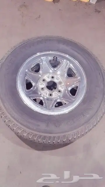 كفرات سلفرادو عدد 4 مع السبير للبيع كامل مع الكفر الحديد 2