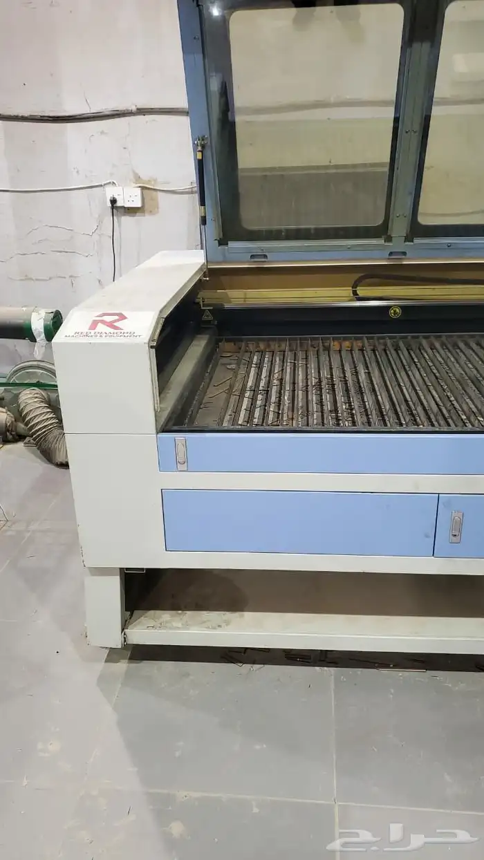 130 90 cnc ليزر مستخدم نظيف جدا على الشرط 4