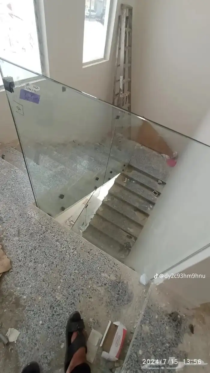 امجد لزجاج السكريت واجهات سكريت _دربزين زجاج _ مرايا _شوار 1