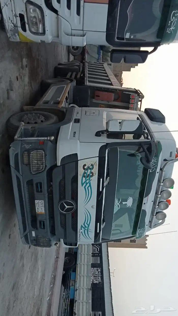 متاح قلابات صندوق 20متر للايجار موديل 2015 1