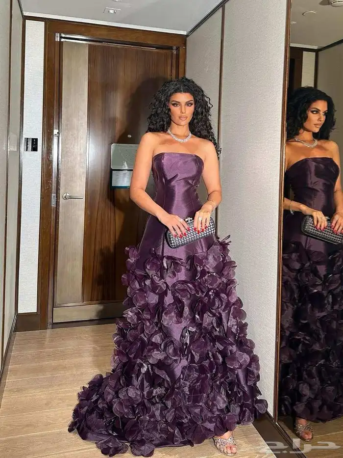 مؤسسة الأسطورة فساتين سهرة تصنع الأساطير 35