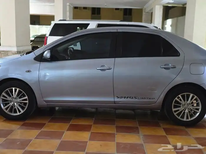 تويوتا يارس 2011 7