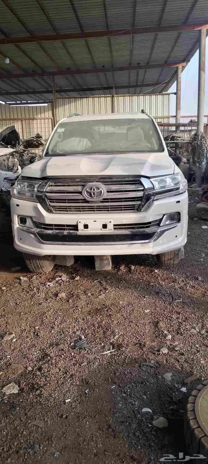 يوجد لدينا جميع انواع قطع غيار السيارات المستخدمه تشليح 3