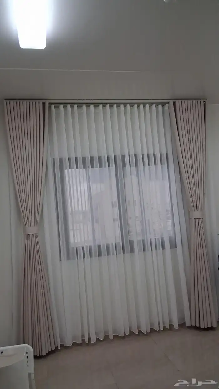 Curtain installation and expertise in buying selling and cus 1