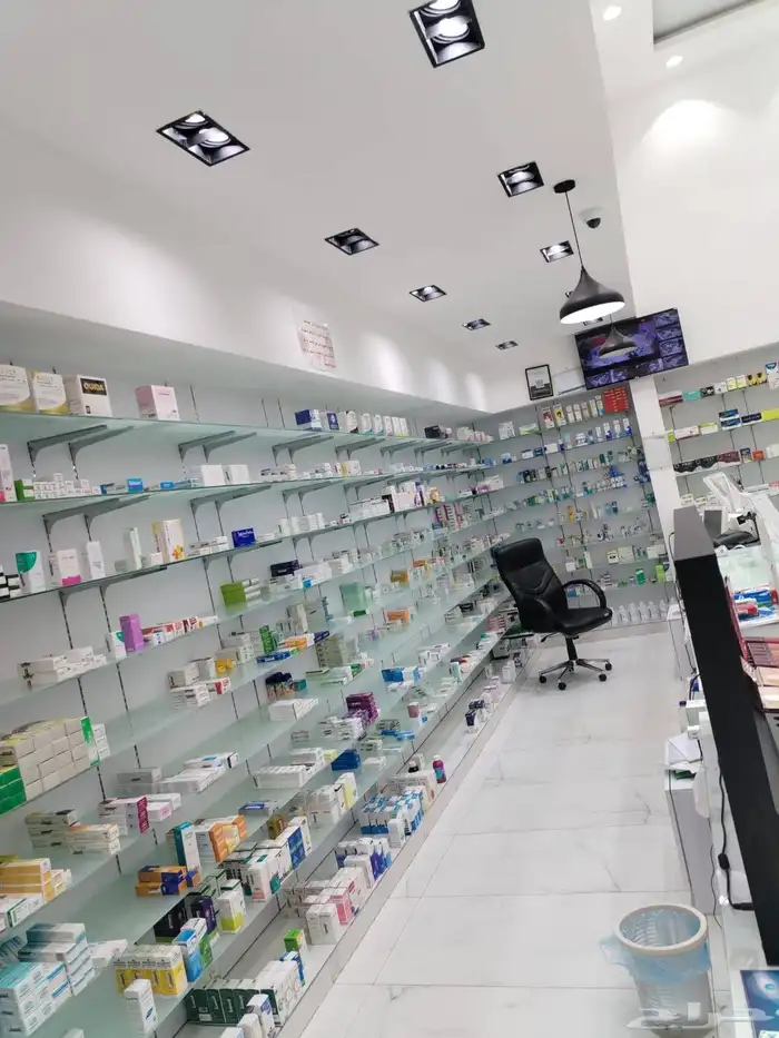 مكيفات وكاميرات وستاير وديكورات للبيع 6