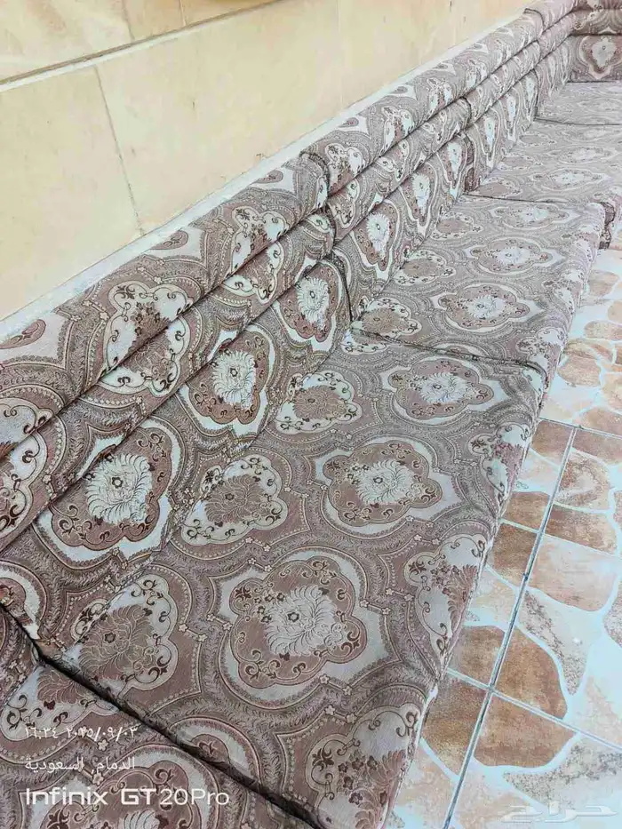 كنب مستخدم نضيف للتواصل 0
