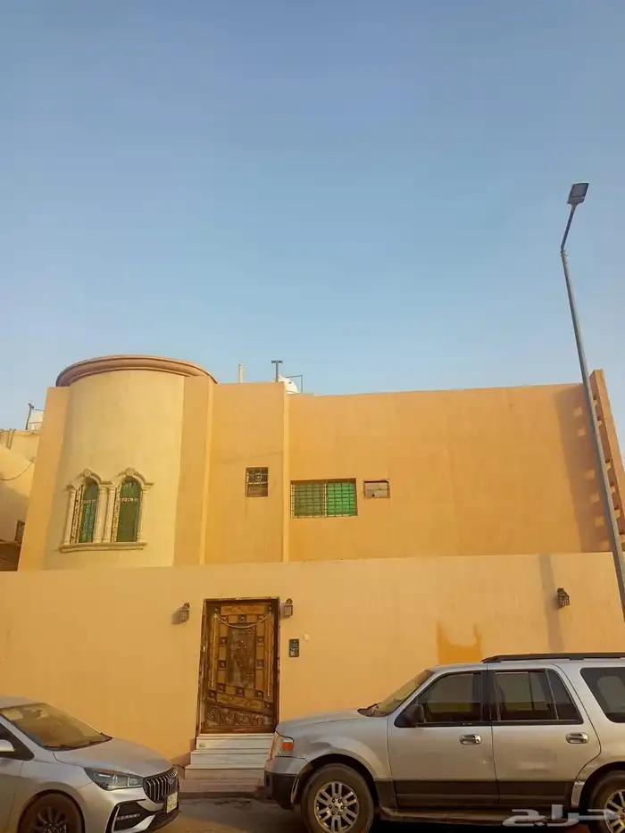 فيلا دبلوكس للبيع في الرياض حي الدار البيضاء 2
