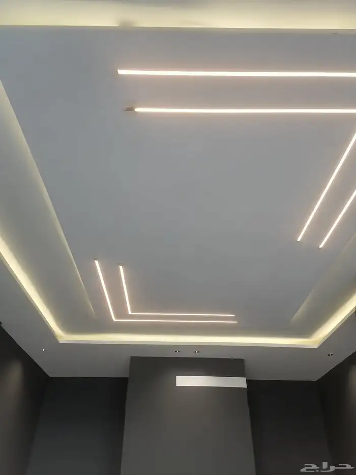 لدينا جميع ديكورات الجبس بورد والاسمنت بورد في جميع مناطق ال 0