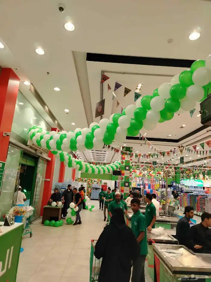 بلونات هيليوم للمناسبات السعيده وديكورات بلون 8