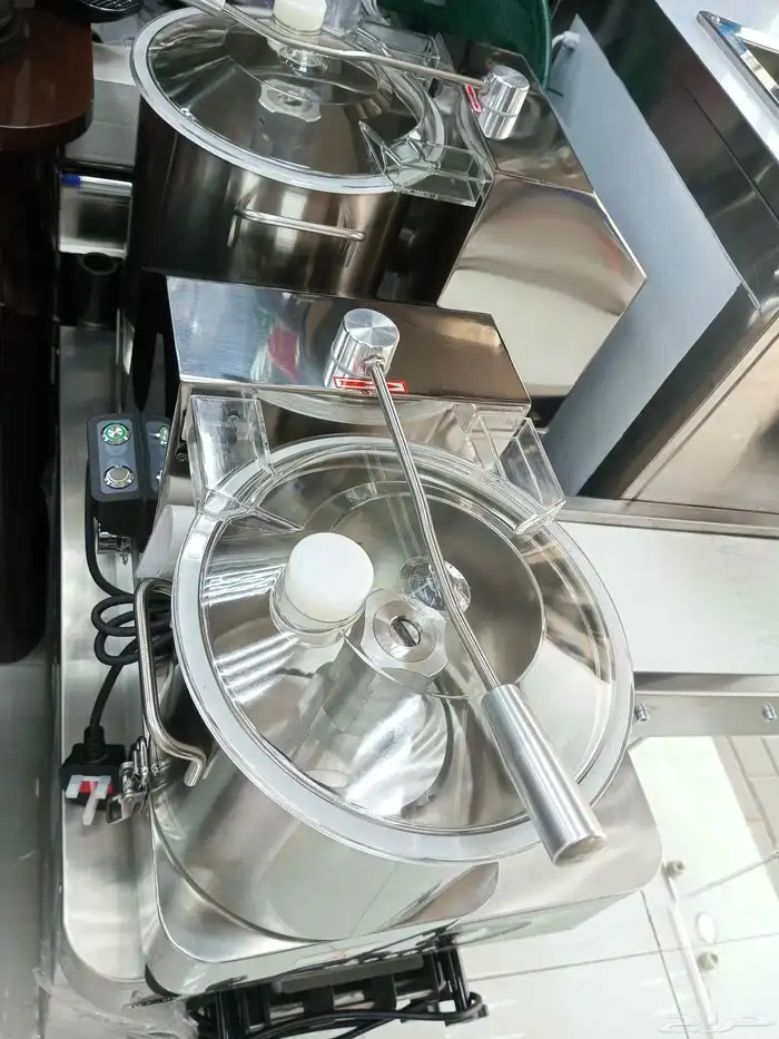 مكينة طحن الحمص وخلط الصوصات 2