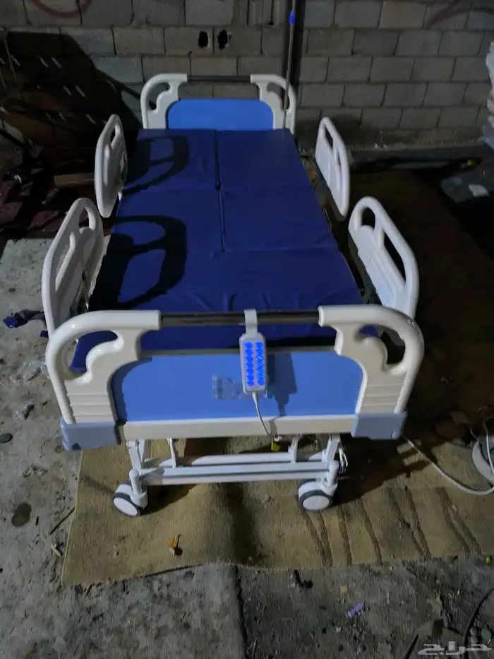 سرير طبي كهربائي ذو جوده عليه فرشه جونب فيبر 7