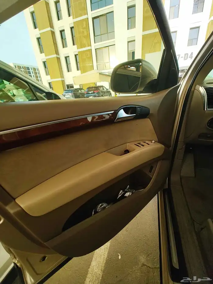 audi Q7 2010 1