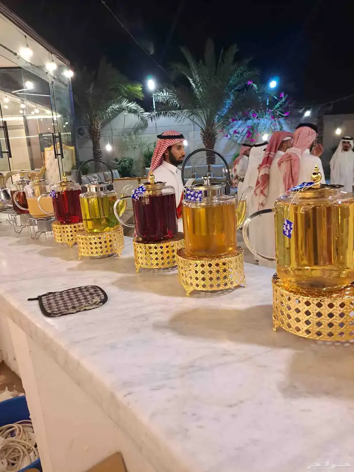قهوجي وصبابين قهوجيين ومضيف 0