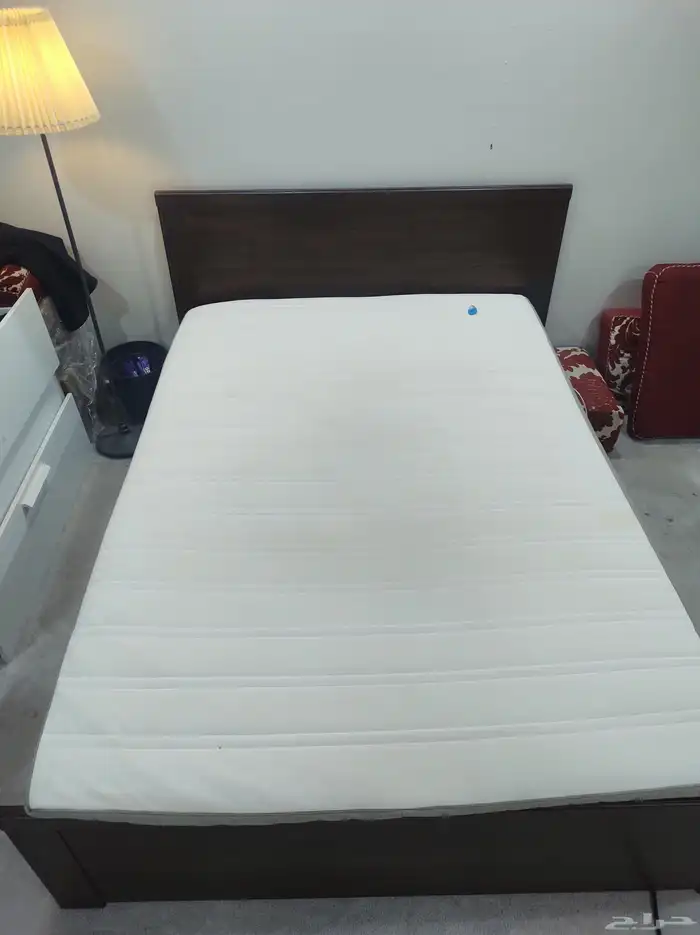 سرير مقاس 140 200 مع مرتبة من ايكيا 0