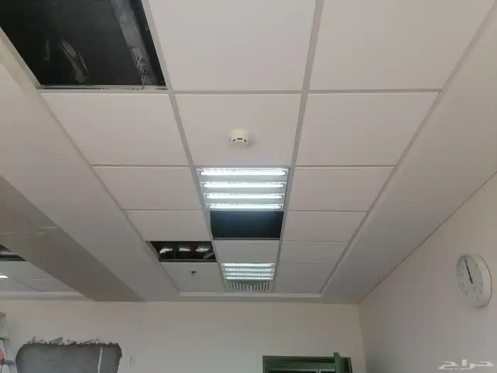 لدينا جميع ديكورات الجبس بورد والاسمنت بورد في جميع مناطق ال 1