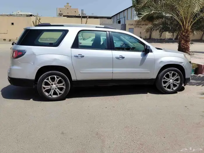 جمس اكاديا غير مصدوم 6