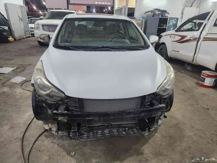 يوجد رش بويه كامل مع السمكرة السيارات 0