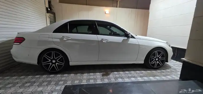 مرسيدس E500 V8 Biturbo 1