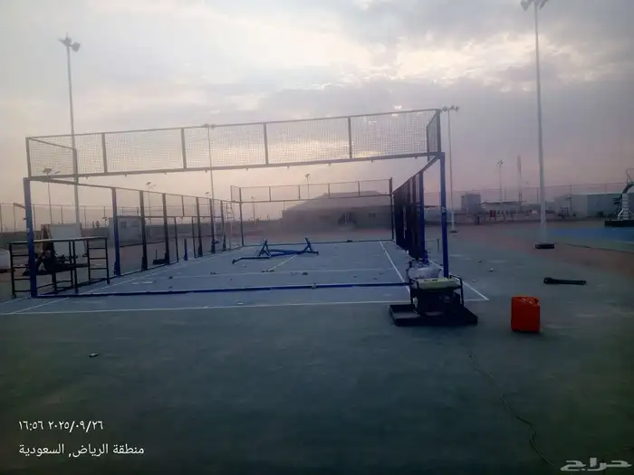 فني فك وتركيب جميع انواع ملاعب البادل بالمملكة العربية السعو 1