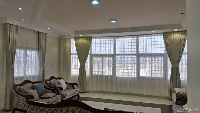 Curtain installation and expertise in buying selling and cus 0