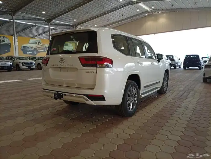 تويوتا لاندكروزر GXR L3 2025 5