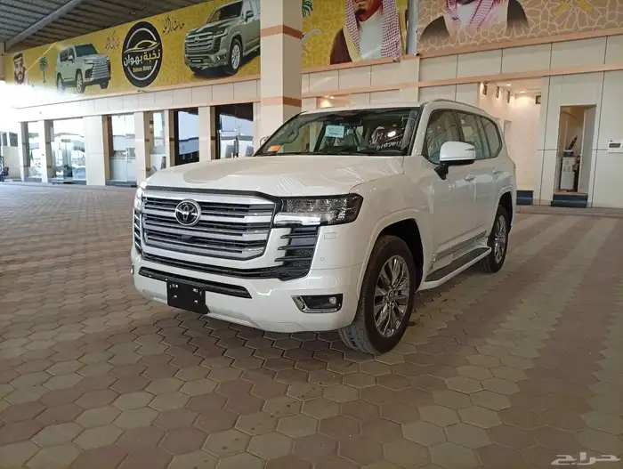 تويوتا لاندكروزر GXR L3 2025 1